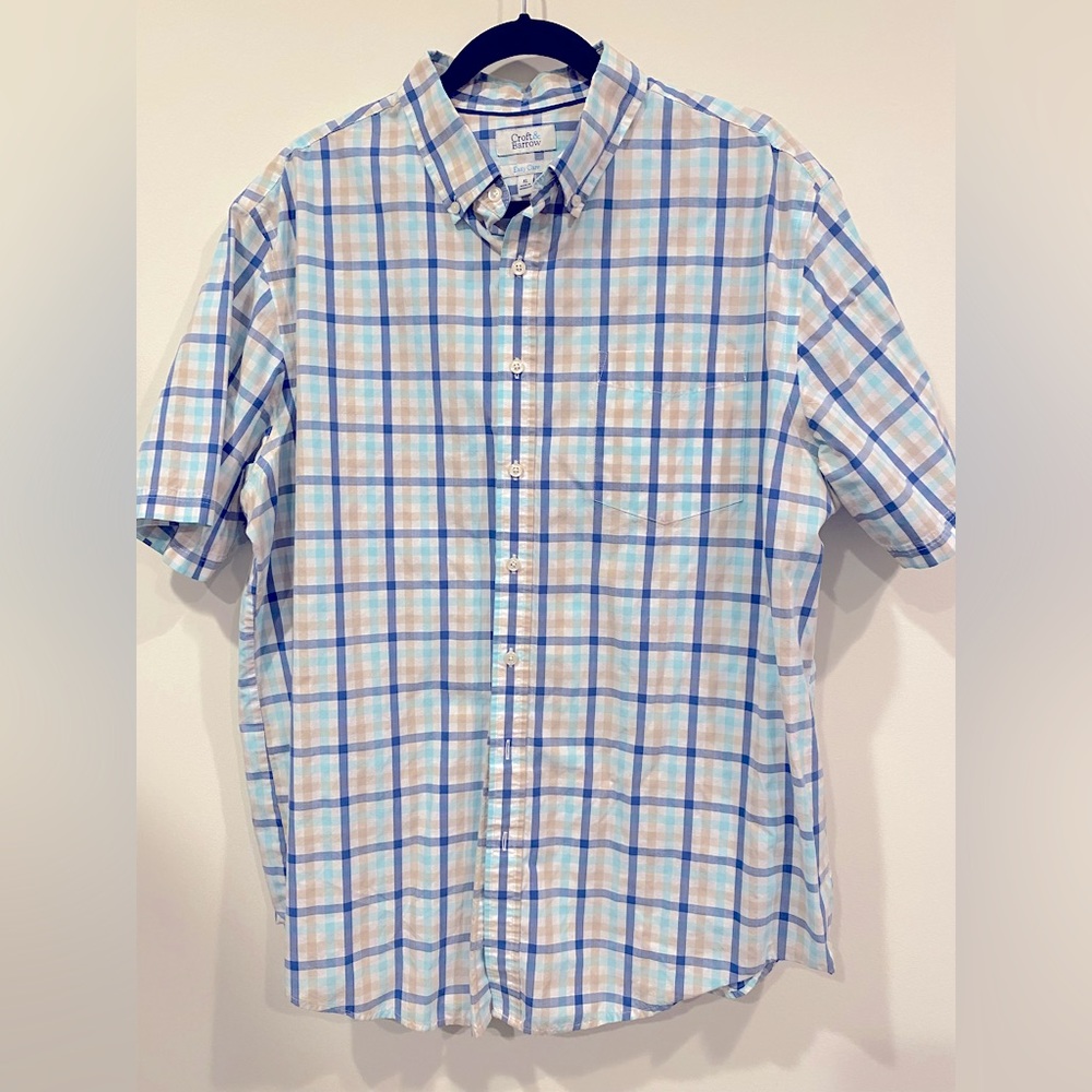 Croft & Barrow XL Men’s short sleeve blue and tan striped flannel.
